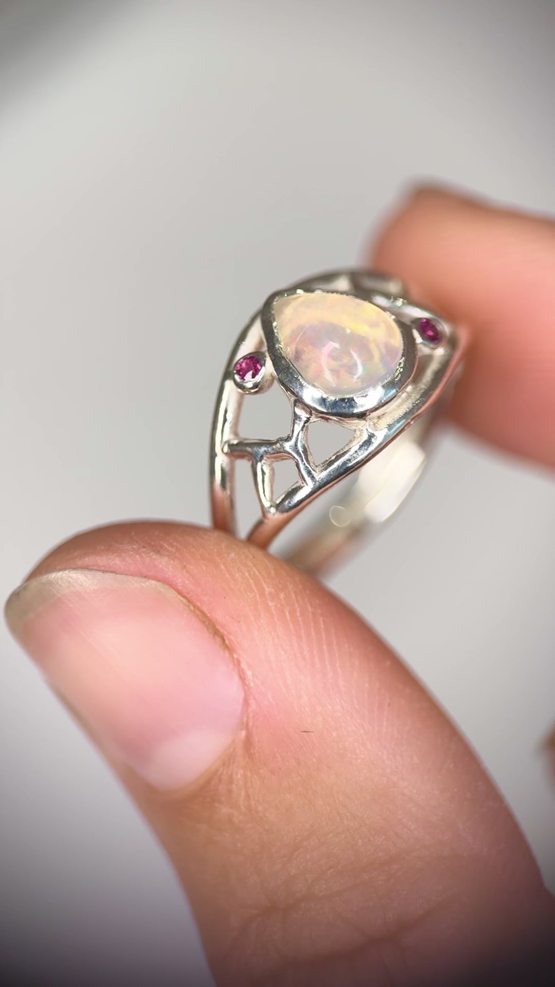 anello nexus opale etiope gioiello artigianale aurora bariletti gioielli